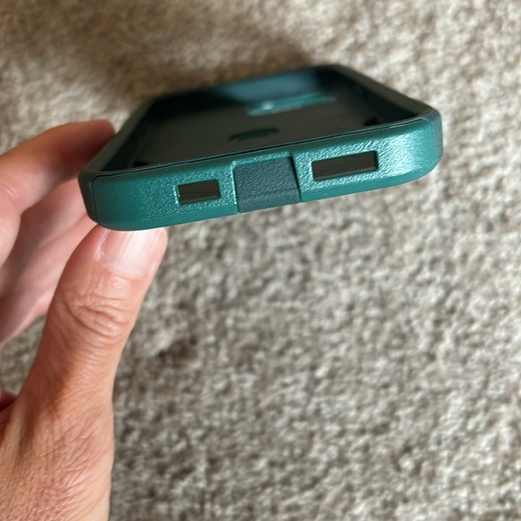 OtterBox IPhone 15 Case Commuter - Picture 5 of 5